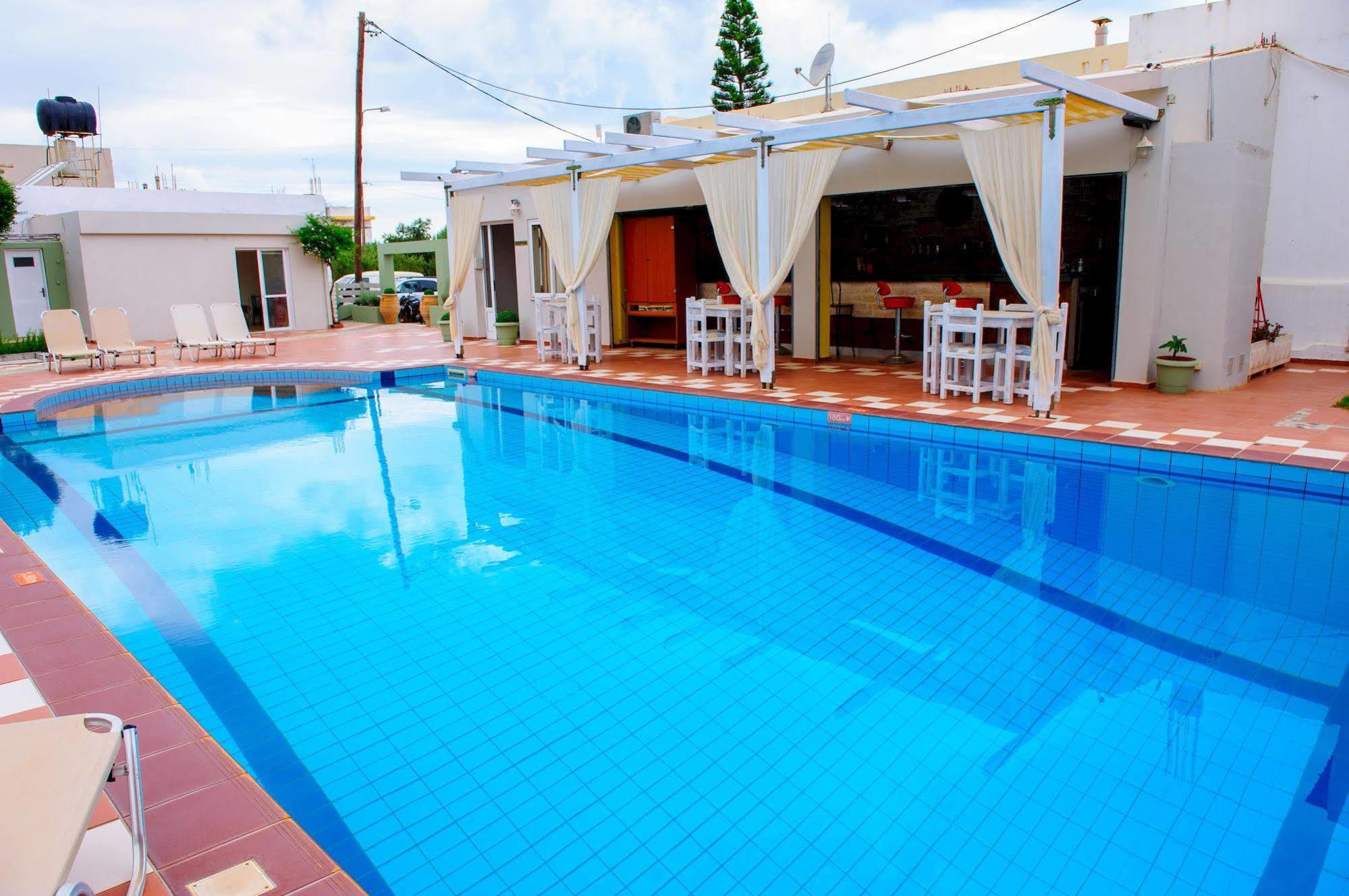 Golden Sun Boutique Aparthotel Mália Kültér fotó